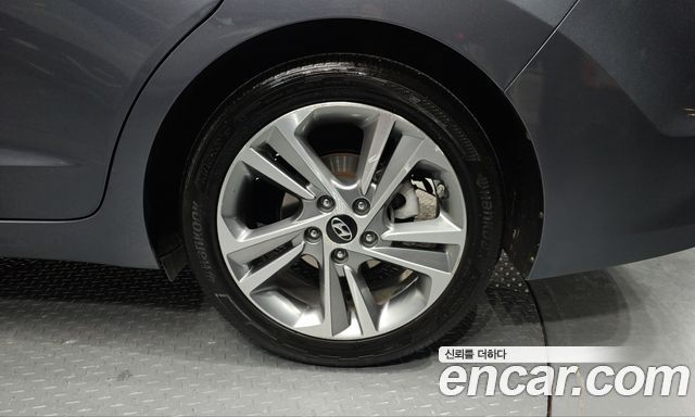 Hyundai AVANTE 2018 — photo 7