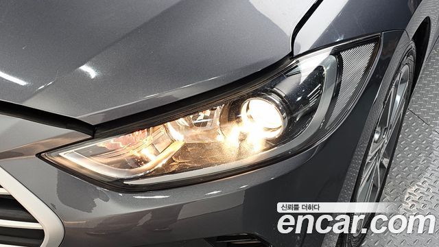 Hyundai AVANTE 2018 — photo 8