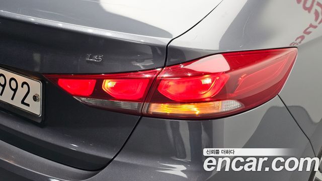 Hyundai AVANTE 2018 — photo 9