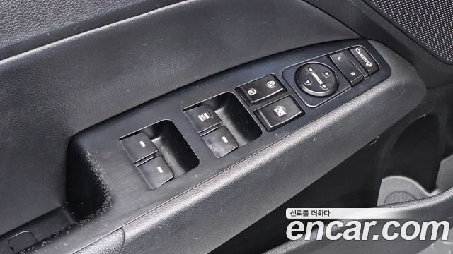 Hyundai AVANTE 2018 — photo 27