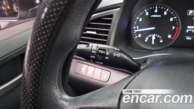 Hyundai AVANTE 2018 — photo 29