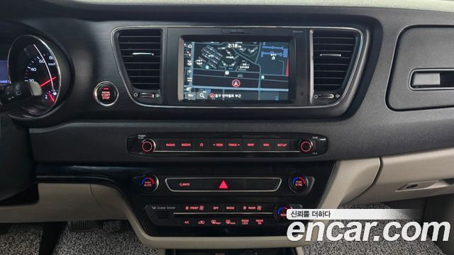 Kia Canival 2019 — photo 21