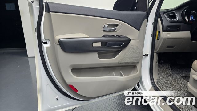 Kia Canival 2019 — photo 14