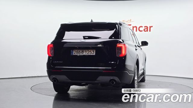 Ford Explorer 2022 — photo 4