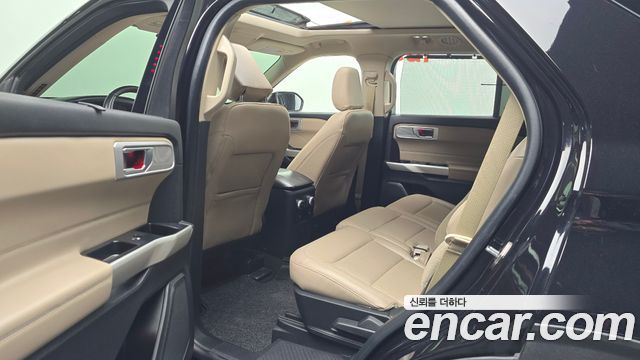 Ford Explorer 2022 — photo 11