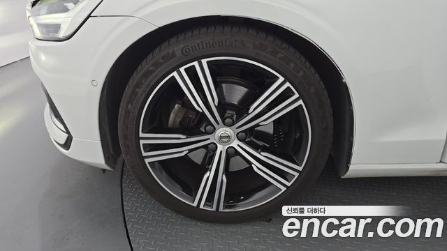 Volvo S60 2022 — photo 5