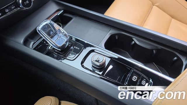Volvo S60 2022 — photo 9