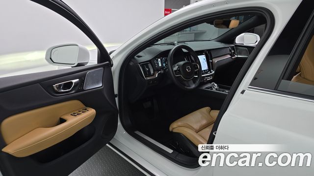 Volvo S60 2022 — photo 10