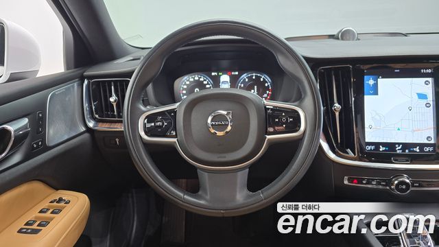 Volvo S60 2022 — photo 13