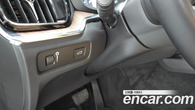 Volvo S60 2022 — photo 17