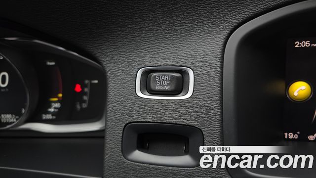 Volvo S60 2017 — photo 18