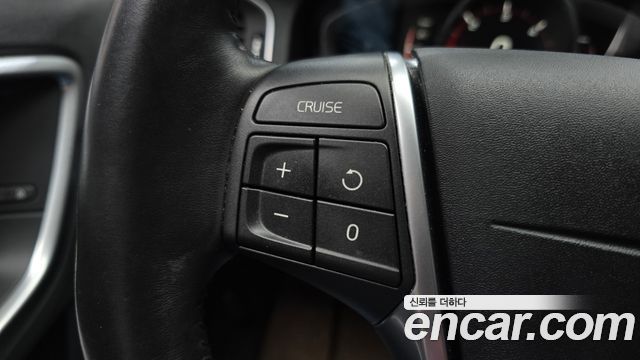 Volvo S60 2017 — photo 19