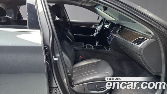 Genesis G80 2017 — photo 11