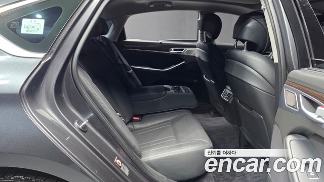 Genesis G80 2017 — photo 12