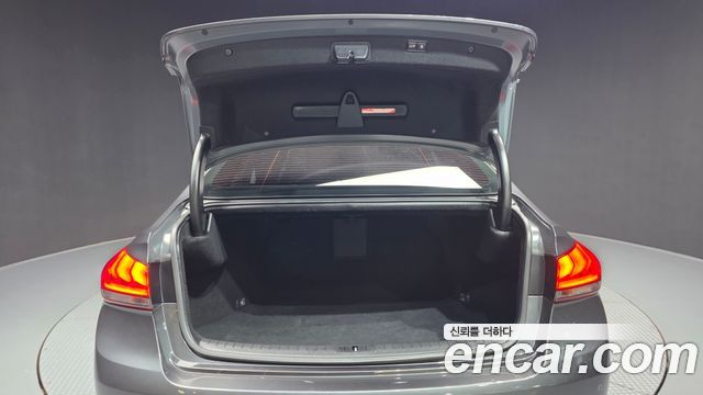 Genesis G80 2017 — photo 20