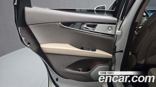 Lincoln Nautilus 2023 — photo 15