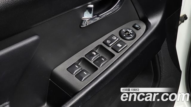 Kia Sportage 2013 — photo 16