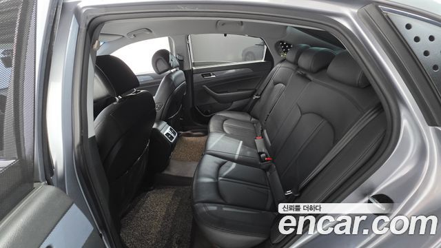 Hyundai Sonata 2016 — photo 17