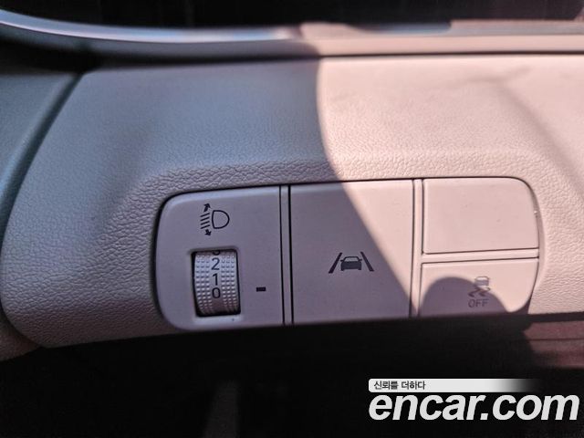 Hyundai AVANTE 2023 — photo 13