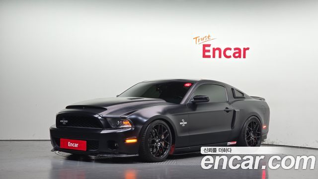 Ford Mustang 2010 — photo 1