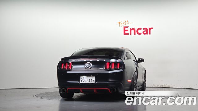 Ford Mustang 2010 — photo 4