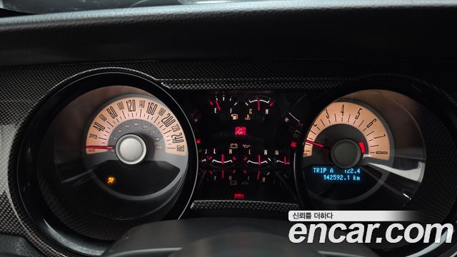 Ford Mustang 2010 — photo 8
