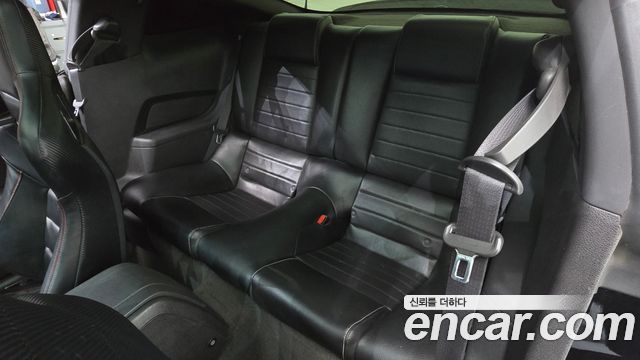 Ford Mustang 2010 — photo 11