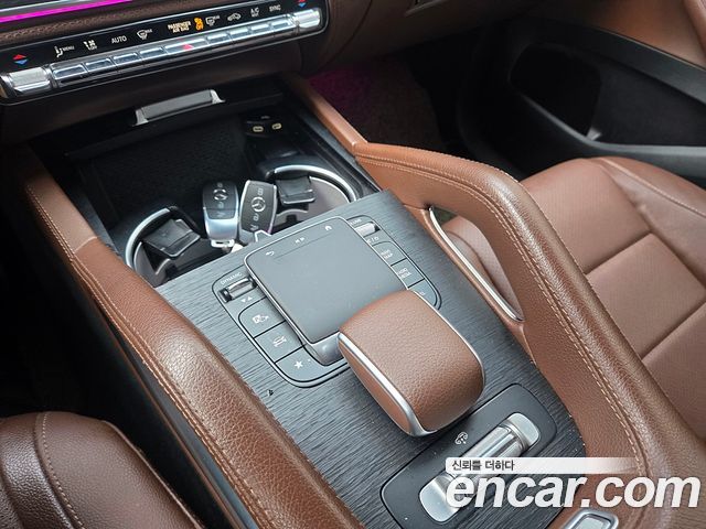 Mercedes-Benz GLE-Class 2024 — photo 12
