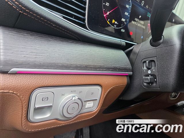 Mercedes-Benz GLE-Class 2024 — photo 13