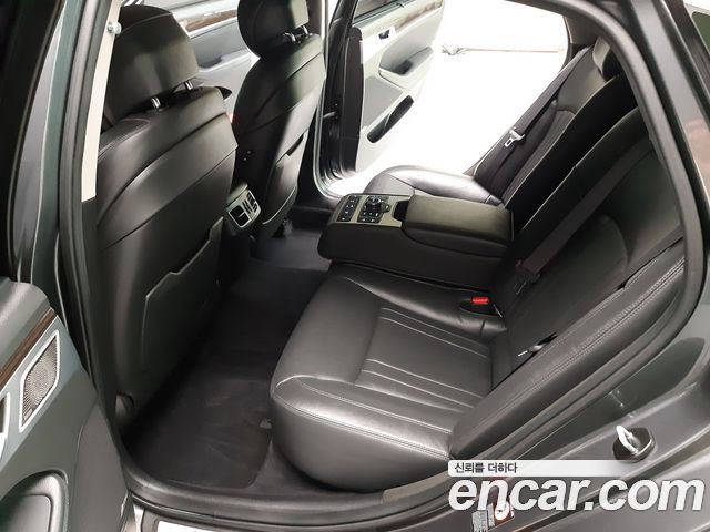 Genesis G80 2017 — photo 11