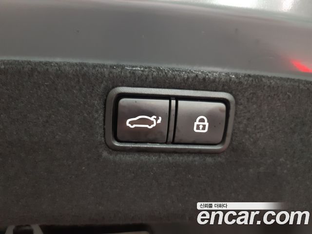 Genesis G80 2017 — photo 18