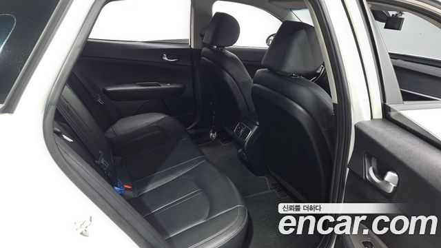 Kia K5 2020 — photo 12