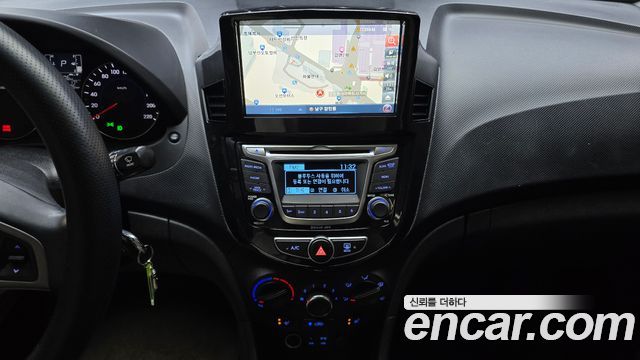 Hyundai Accent 2016 — photo 20