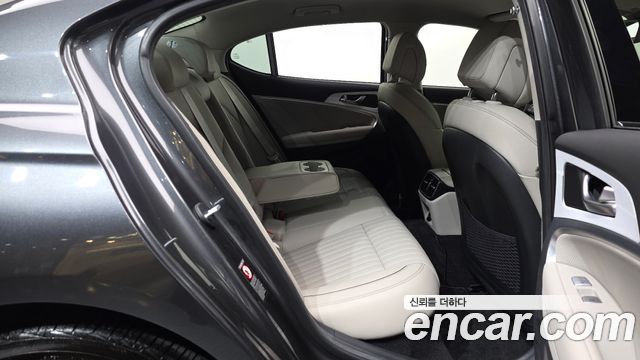 Genesis G70 2018 — photo 17