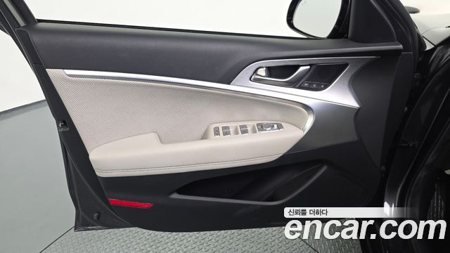 Genesis G70 2018 — photo 14