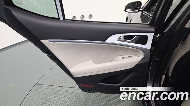 Genesis G70 2018 — photo 15