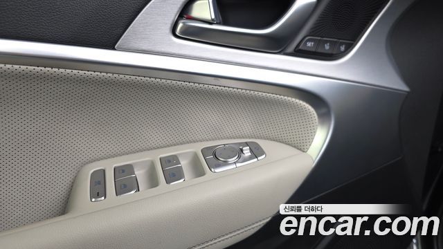 Genesis G70 2018 — photo 31