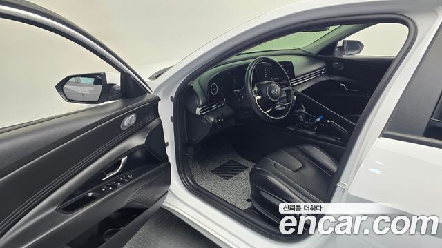 Hyundai AVANTE 2021 — photo 17