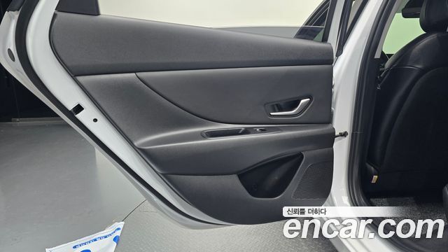 Hyundai AVANTE 2021 — photo 15