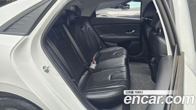 Hyundai AVANTE 2021 — photo 16