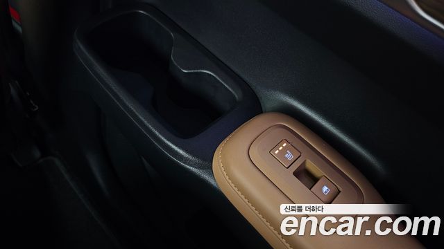 Hyundai Santafe 2025 — photo 23