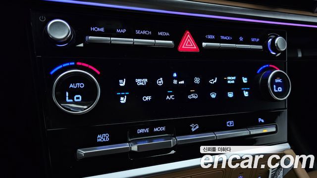 Hyundai Santafe 2025 — photo 27