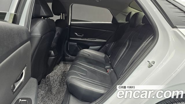 Hyundai AVANTE 2021 — photo 17