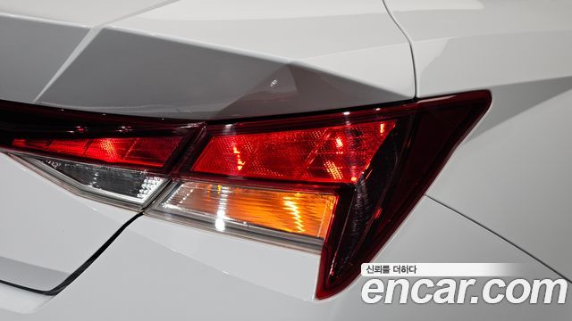 Hyundai AVANTE 2021 — photo 9
