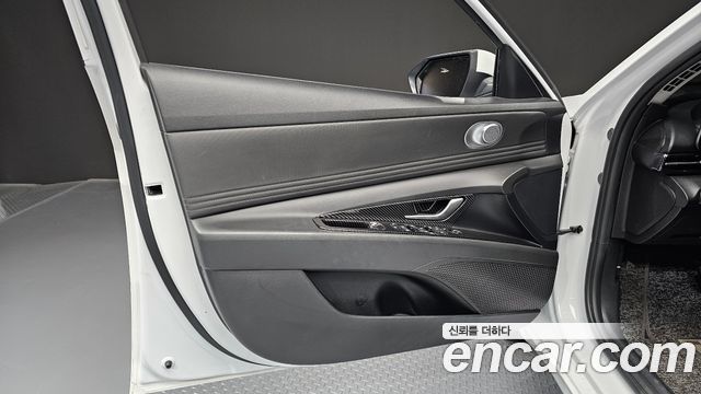 Hyundai AVANTE 2021 — photo 14