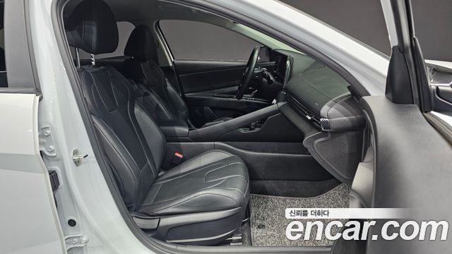 Hyundai AVANTE 2021 — photo 16