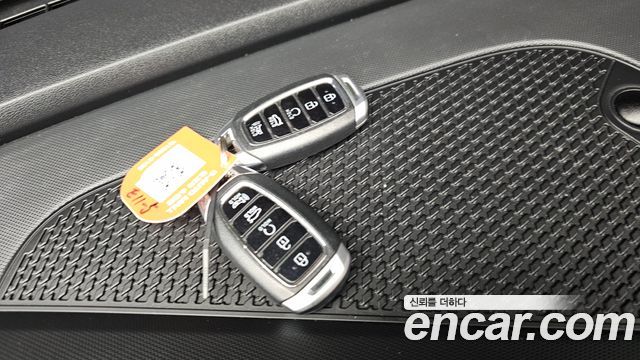 Hyundai AVANTE 2021 — photo 31