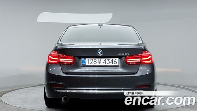 BMW 3-Series 2018 — photo 4