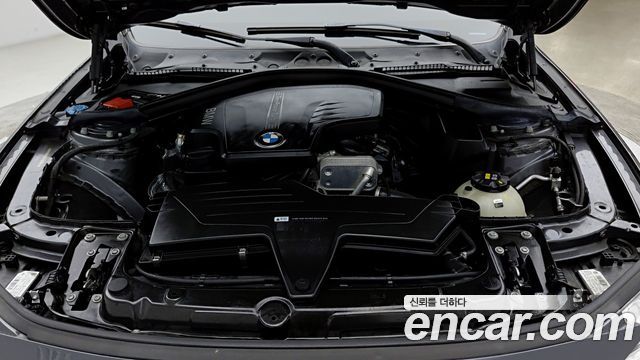 BMW 3-Series 2018 — photo 6