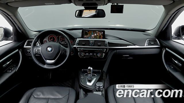 BMW 3-Series 2018 — photo 7
